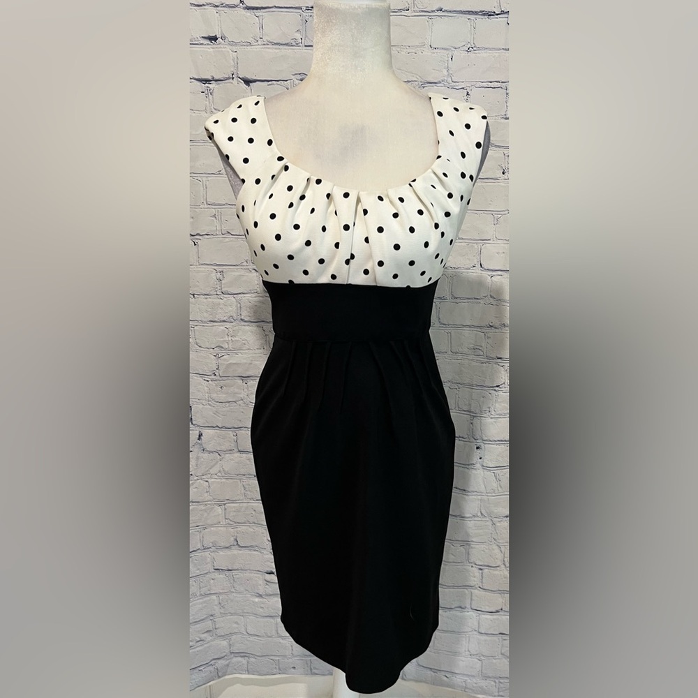 London Times Black And White Empire Waist Knit Sleeveless Polka Dot Dress Size 4